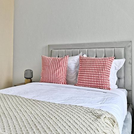 Appartement Paisible Et Moderne - Gagny Kültér fotó